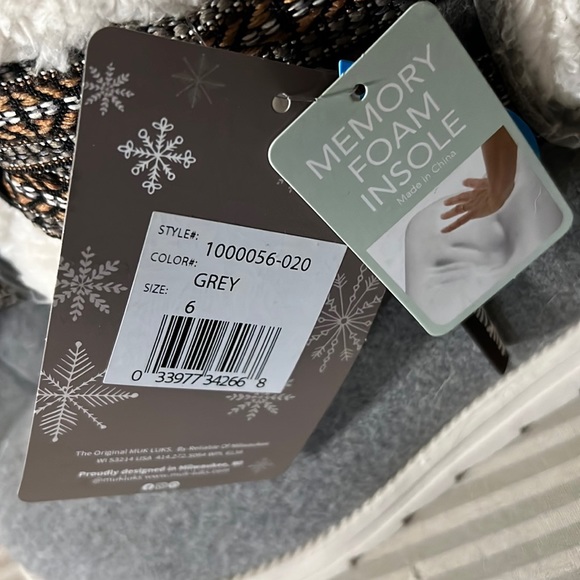 New Muk Luks. Size 6 with tags - Picture 2 of 4